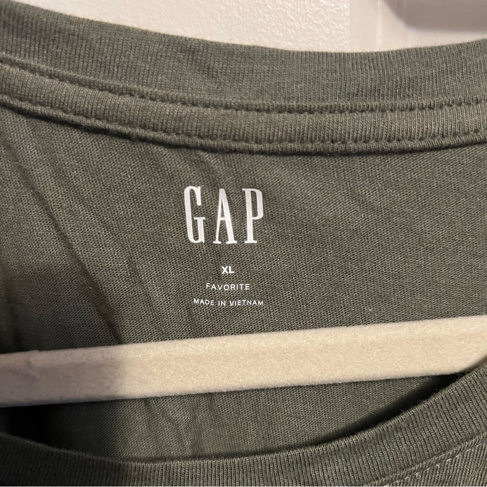 ‼️SOLD‼️ Gap Favorite Crewneck T-Shirt - Picture 2 of 5